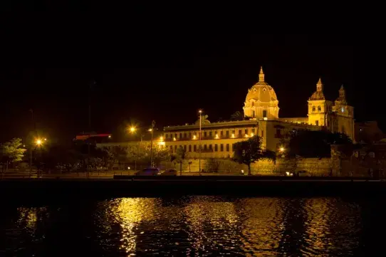 Clásicos de Colombia: Cartagena de Indias y Medellín 2027