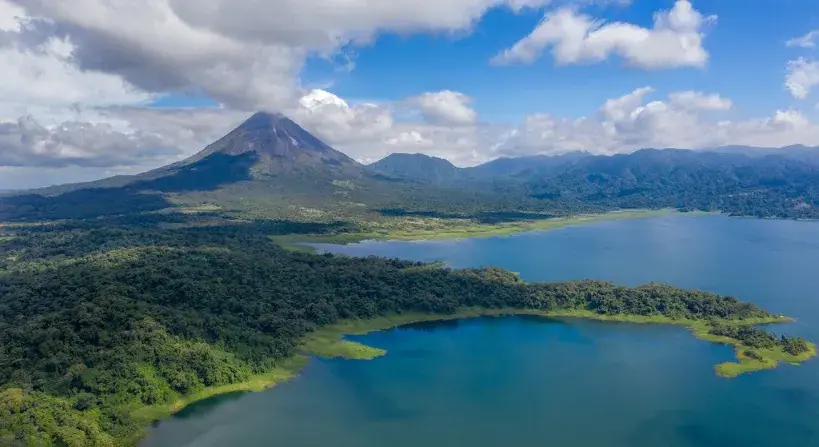 Costa Rica Magnífica: De la Selva de Tortuguero al Atardecer de Tamarindo